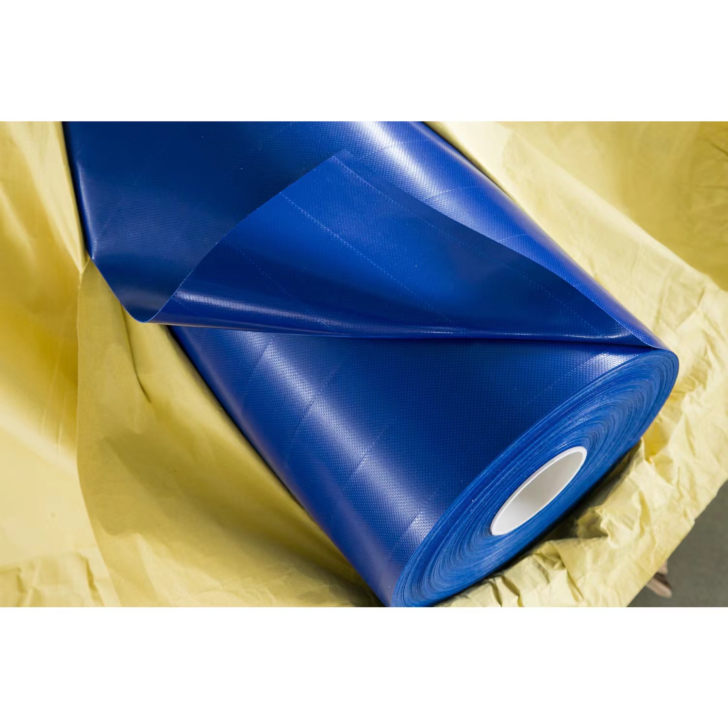 800gsm Heavy-duty Blackout PVC Coated Tarpaulin Roll for Truck Cover Tent with Lower Price 